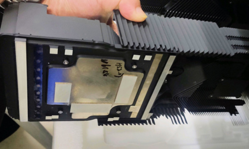 Le foto rivelano il presunto dispositivo di raffreddamento della scheda video Nvidia RTX 4000
