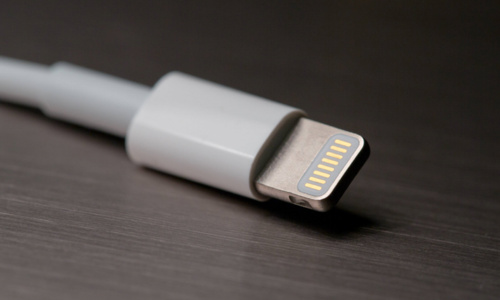 Порт Lightning также ограничен скоростью USB 2.0 на новом iPhone 14.