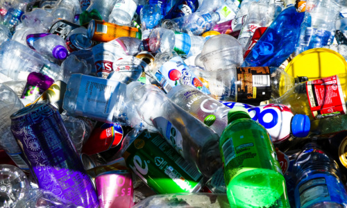 Onderzoekers recyclen plastic naar propaan met nieuwe techniek