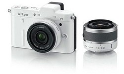 Nikon 1 V1 10-30 + 10mm kit White