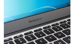 Apple MacBook Air (MD224N/A)