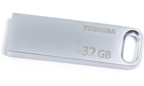 Toshiba TransMemory U363 32GB Silver